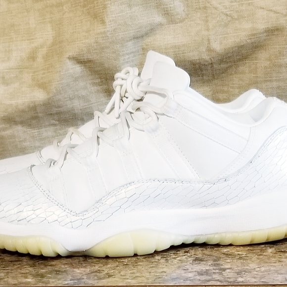 Air Jordan 11 Retro Low Premium GS Heiress 'Frost White' 897331 100 - Picture 4 of 7